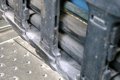 Dodávky energie s odřenými hadicemi