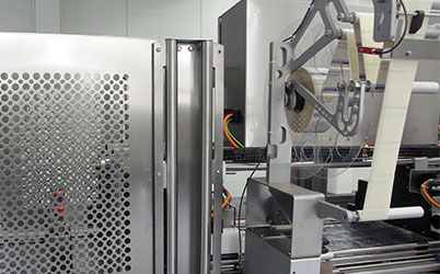 CFS tepelný tvářecí stroj