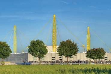 Budova výrobního závodu igus zvenku